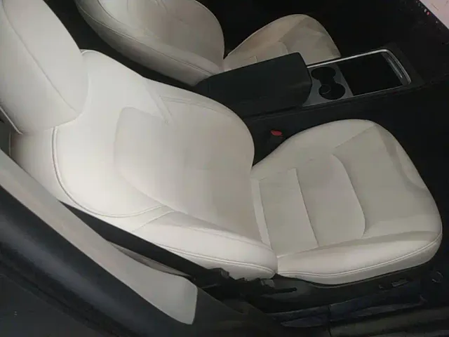 Tesla Model Y — Фото автомобиля 19