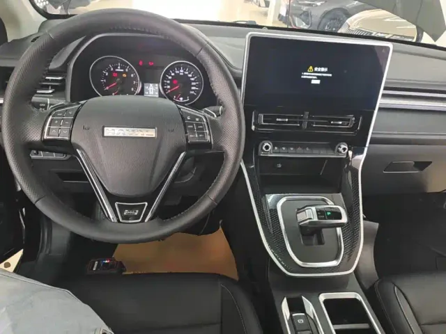 Haval M6 — Фото автомобиля 9