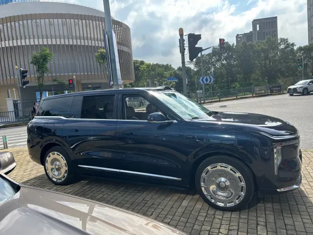 IM Motors LS9 — Фото автомобиля 4