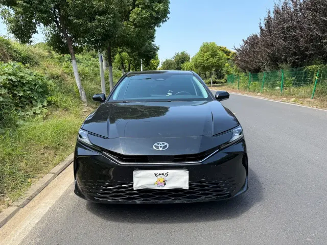 Toyota Camry — Фото автомобиля 2
