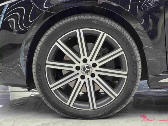 Mercedes-Benz V-Class — Фото автомобиля 4