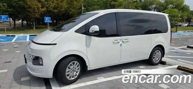 Фотография автомобиля — Hyundai Staria