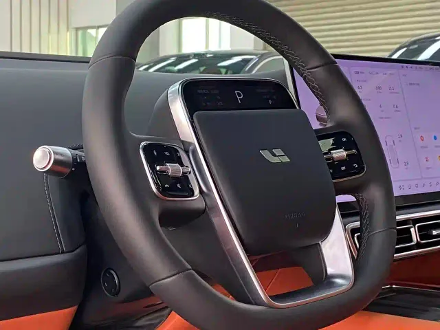 Li Auto L6 — Фото автомобиля 11