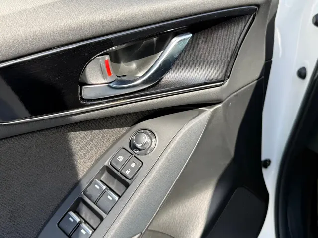 Mazda CX-4 — Фото автомобиля 16