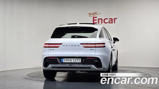 Genesis GV70 2.5T Бензин AWD — Фото автомобиля 3