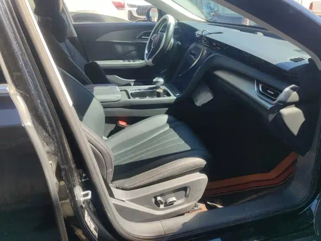 Hongqi H5 — Фото автомобиля 8