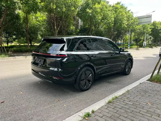 Li Auto L7 — Фото автомобиля 6