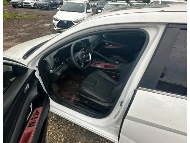 Hyundai Elantra — Фото автомобиля 13