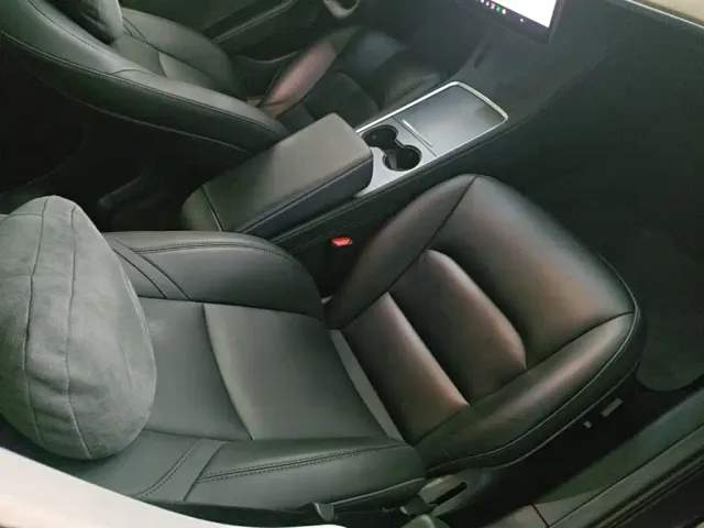 Tesla Model 3 — Фото автомобиля 24