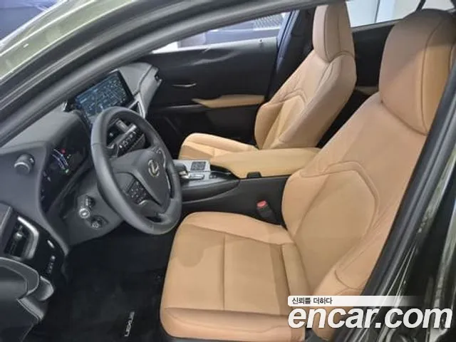 Lexus UX — Фото автомобиля 10