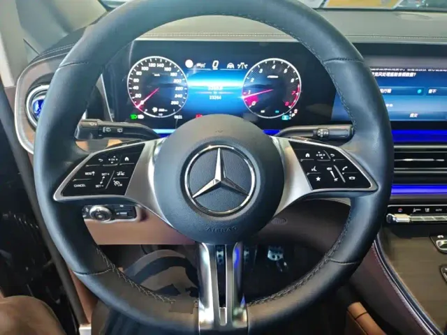Mercedes-Benz V-Class — Фото автомобиля 10