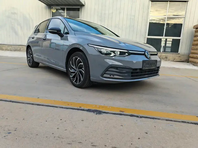 Volkswagen Golf — Фото автомобиля 2