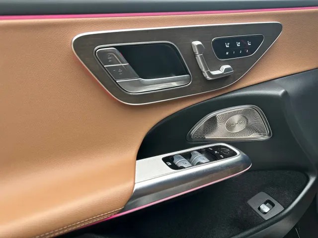Mercedes-Benz E-Class — Фото автомобиля 11