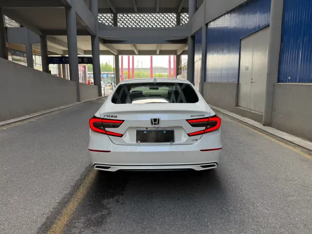 Honda Accord — Фото автомобиля 5