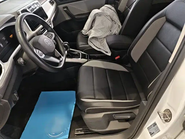 Volkswagen T-Roc — Фото автомобиля 14