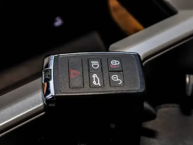 Land Rover Defender — Фото автомобиля 20