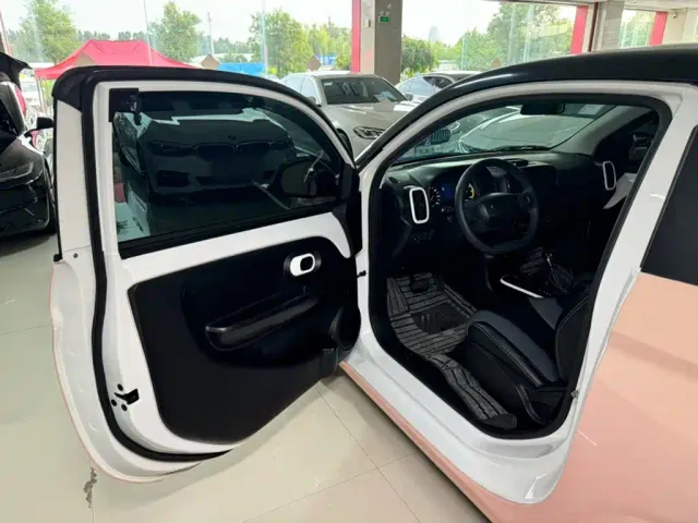 Roewe Clever — Фото автомобиля 7