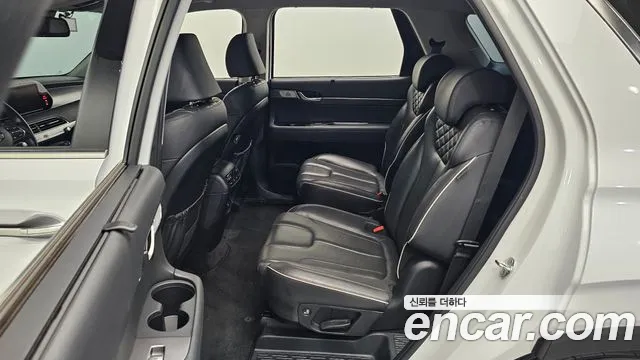 Hyundai Palisade Palisade Дизель 2.2 2WD — Фото автомобиля 16