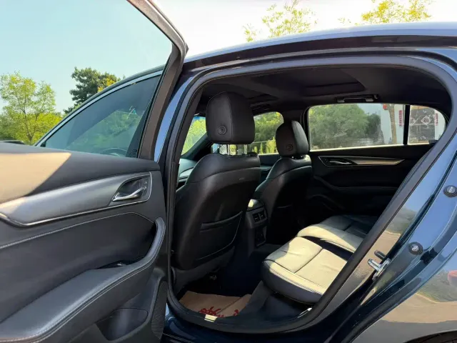 Cadillac CT5 — Фото автомобиля 5
