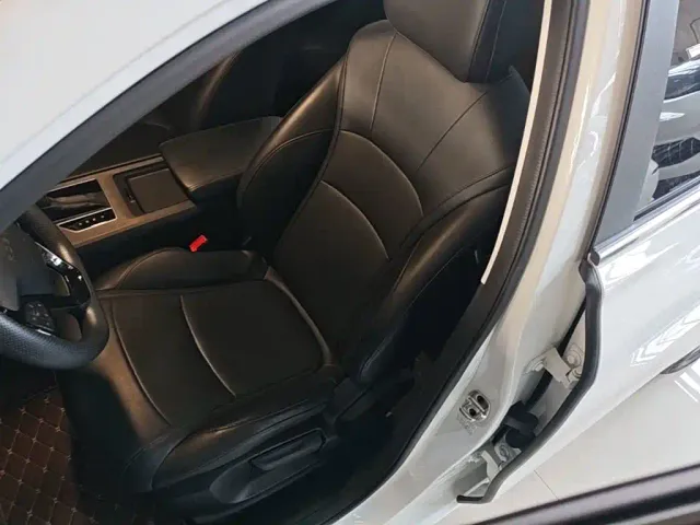 Roewe i5 — Фото автомобиля 14