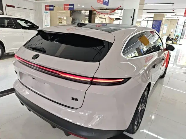 Nio ET5 Touring — Фото автомобиля 6