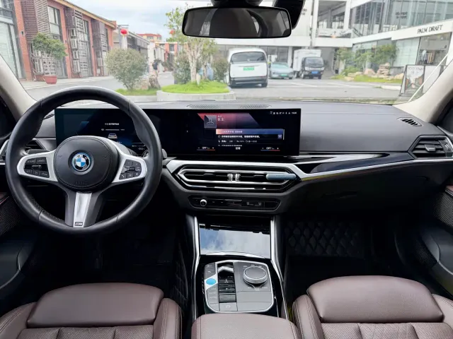 BMW i3 — Фото автомобиля 12