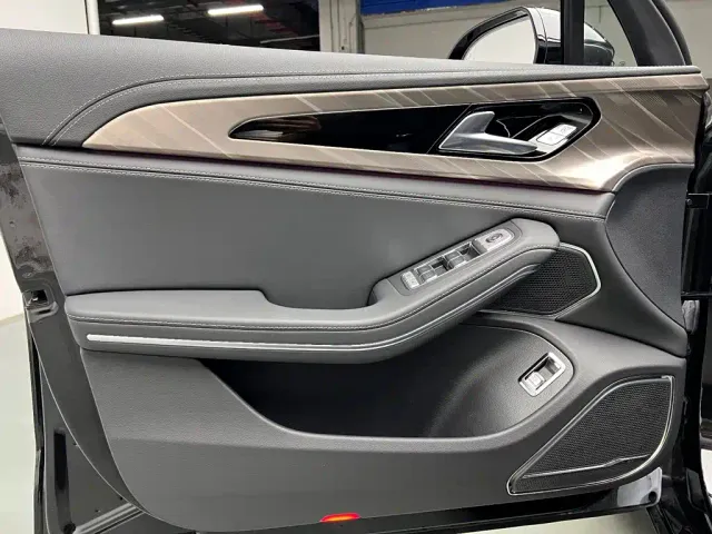 Hongqi H9 — Фото автомобиля 5