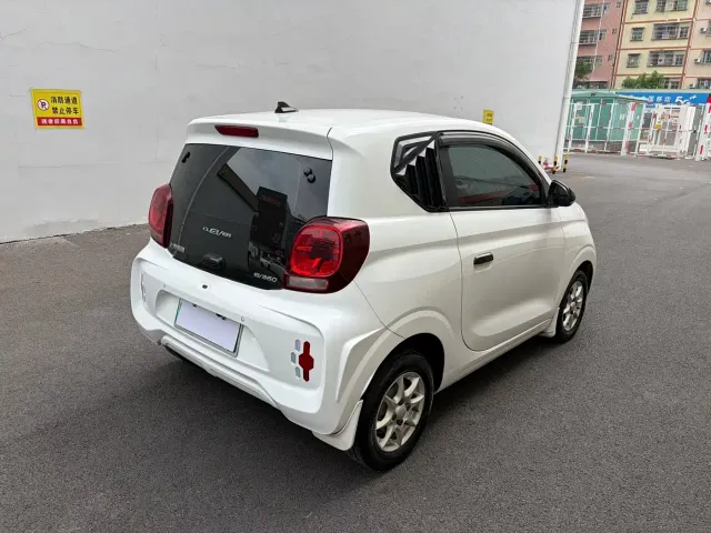 Roewe Clever — Фото автомобиля 9
