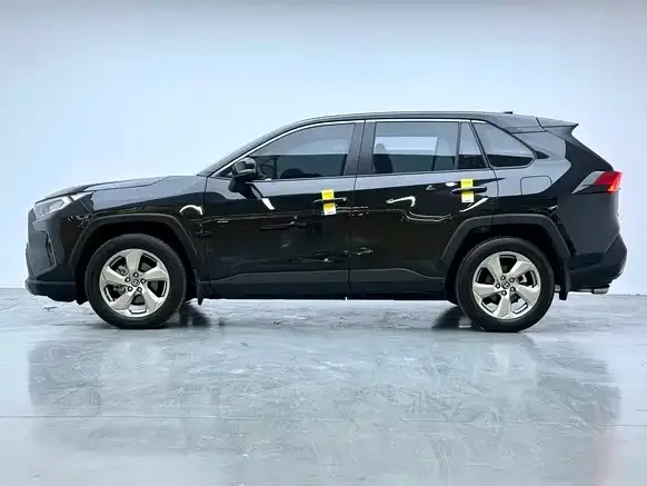 Toyota RAV4 — Фото автомобиля 7