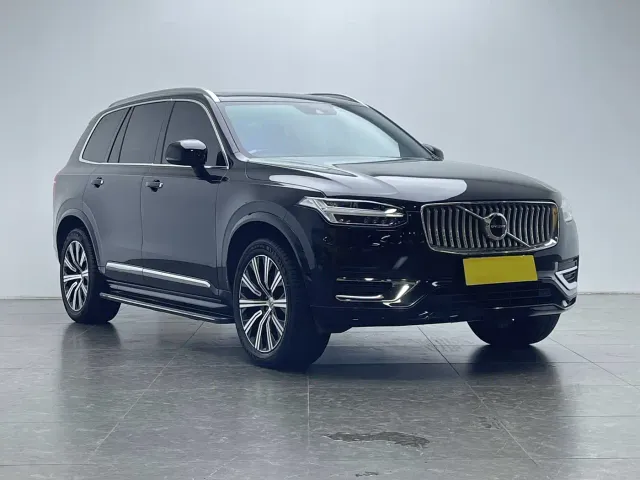 Volvo XC90 — Фото автомобиля 3