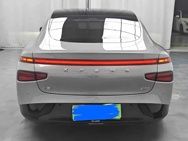 Xpeng P7 — Фото автомобиля 13
