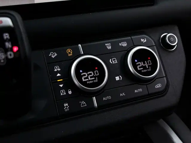Land Rover Defender — Фото автомобиля 9