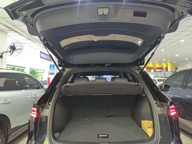 BYD Song Pro — Фото автомобиля 18