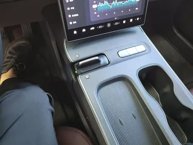 Nio ET5 Touring — Фото автомобиля 13