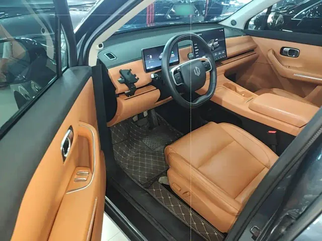 Leapmotor C10 — Фото автомобиля 11