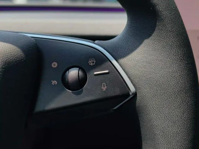 Tesla Model 3 — Фото автомобиля 16