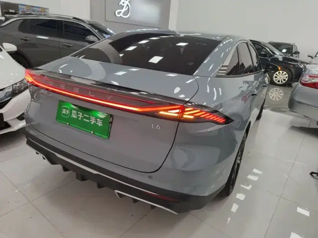 Geely Galaxy Galaxy L6 2024 125km PLUS Soaring Dragon Edition — Фото автомобиля 6