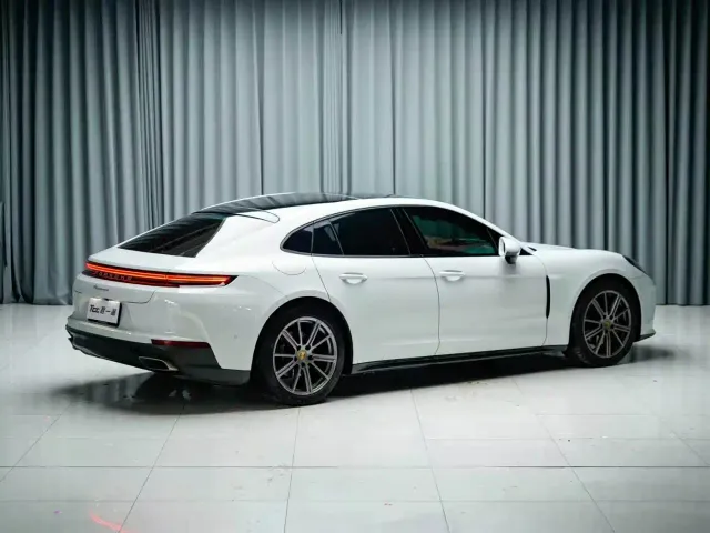 Porsche Panamera — Фото автомобиля 8