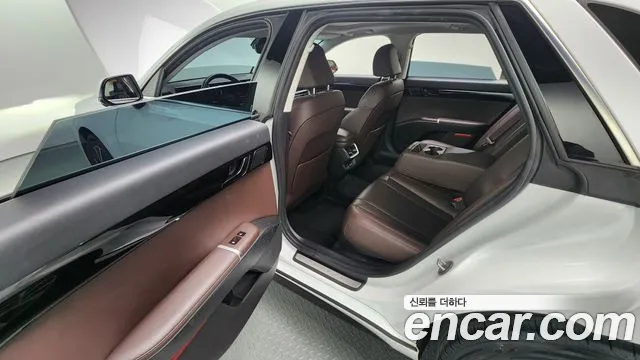 Hyundai Grandeur Grandeur (GN7) 2.5 Бензин 2WD — Фото автомобиля 11