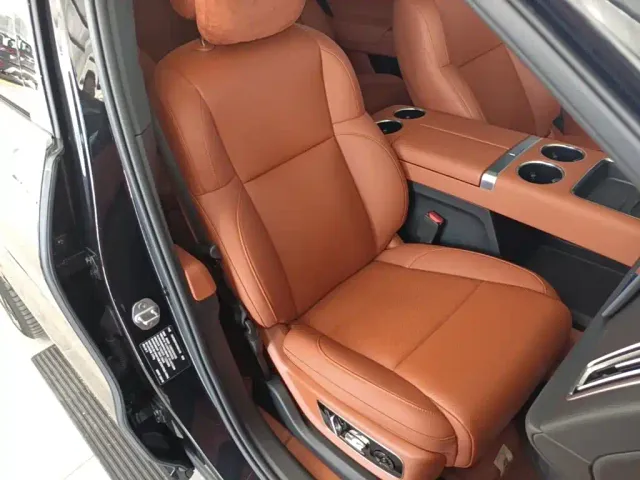 Li Auto L9 — Фото автомобиля 24