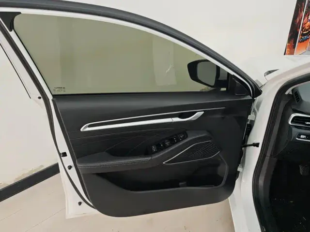 Geely Emgrand — Фото автомобиля 7