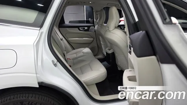 Volvo XC60 2nd Gen — Фото автомобиля 18