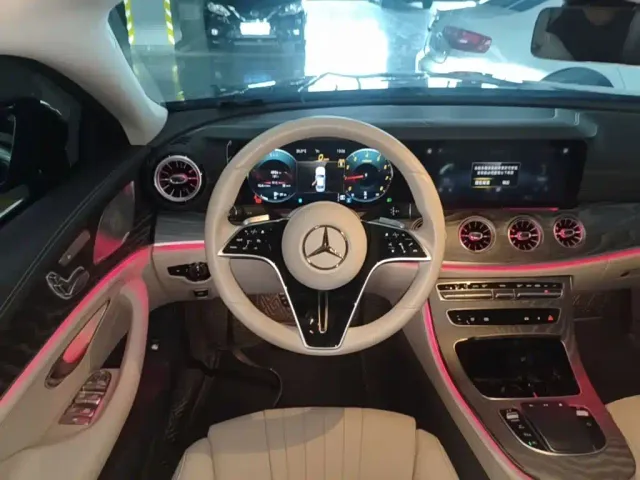 Mercedes-Benz CLS-Class — Фото автомобиля 10