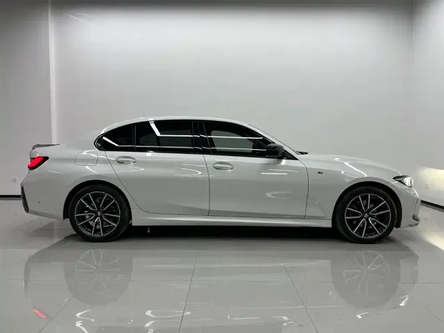 BMW 3 Series — Фото автомобиля 3