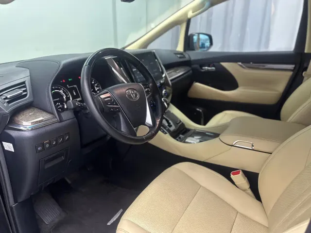 Toyota Alphard — Фото автомобиля 15