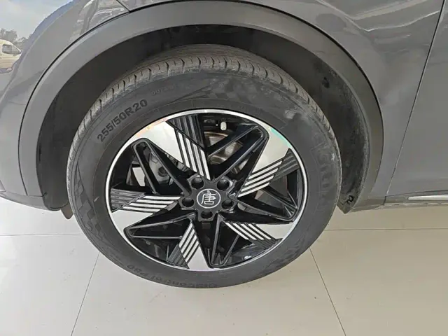 BYD Tang — Фото автомобиля 22