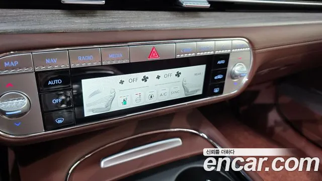 Genesis G90 Бензин 3.5 турбо AWD — Фото автомобиля 13
