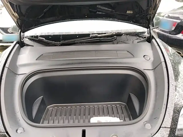 Tesla Model Y — Фото автомобиля 19