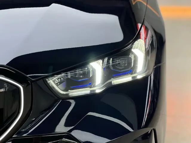 BMW 5 Series — Фото автомобиля 17
