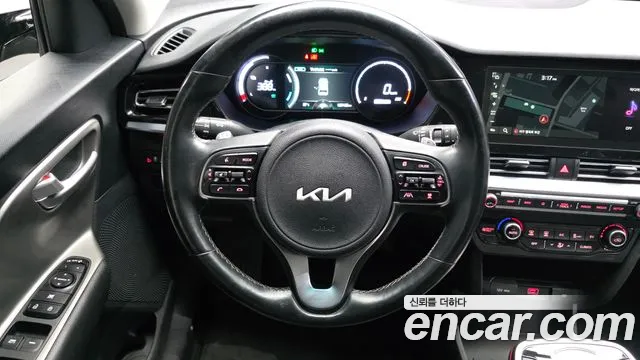 Kia Niro — Фото автомобиля 19